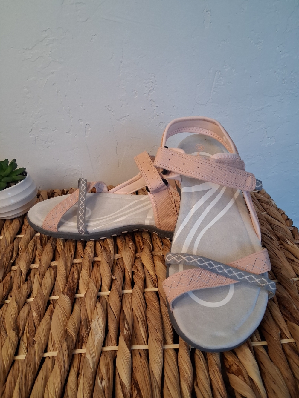 Wanabee Pink & Gray Strappy Athletic Walking Sandals | Size 38 (US 7.5)